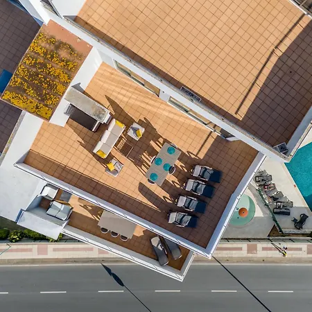 Spectacular 2 Bed Apartment, Huge Terrace And Sea View Апартаменты *
