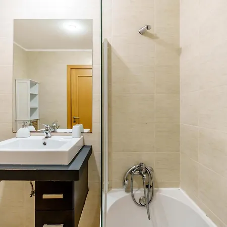Апартаменты Spectacular 2 Bed Apartment, Huge Terrace And Sea View Портиман