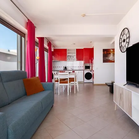 Апартаменты Spectacular 2 Bed Apartment, Huge Terrace And Sea View