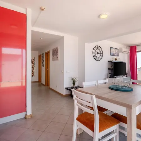 Spectacular 2 Bed Apartment, Huge Terrace And Sea View *