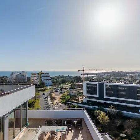 Spectacular 2 Bed Apartment, Huge Terrace And Sea View 波尔蒂芒