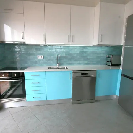 Spectacular 2 Bed Apartment, Huge Terrace And Sea View *