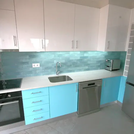 Spectacular 2 Bed Apartment, Huge Terrace And Sea View 波尔蒂芒