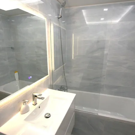 Daire Spectacular 2 Bed Apartment, Huge Terrace And Sea View *