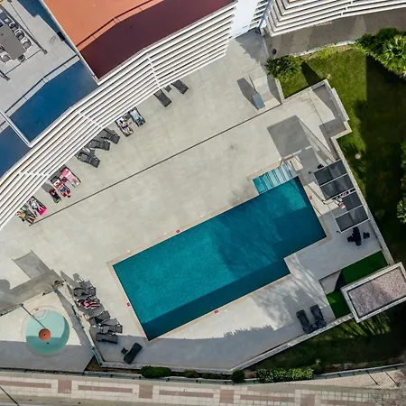 Spectacular 2 Bed Apartment, Huge Terrace And Sea View * Portimão
