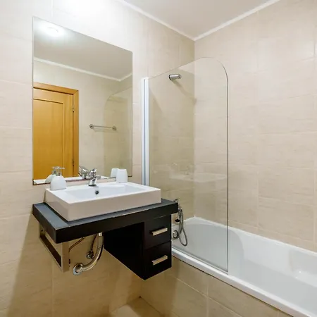 Spectacular 2 Bed Apartment, Huge Terrace And Sea View Apartment Portimão
